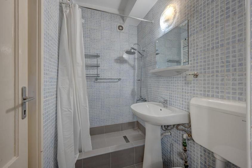 Unirii - Brătianu\ 2 camere \ etaj intermediar \centrala proprie - 6