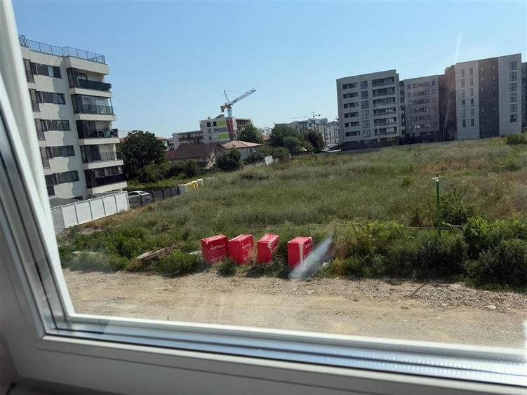 Apartament cu 3 camere decomandat în Berceni