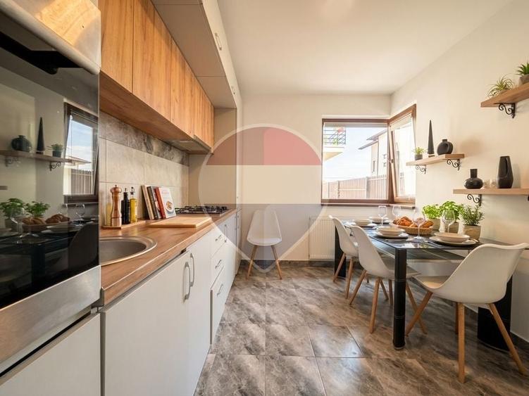 Apartament cu 2 camere decomandat, mobilat în Central
