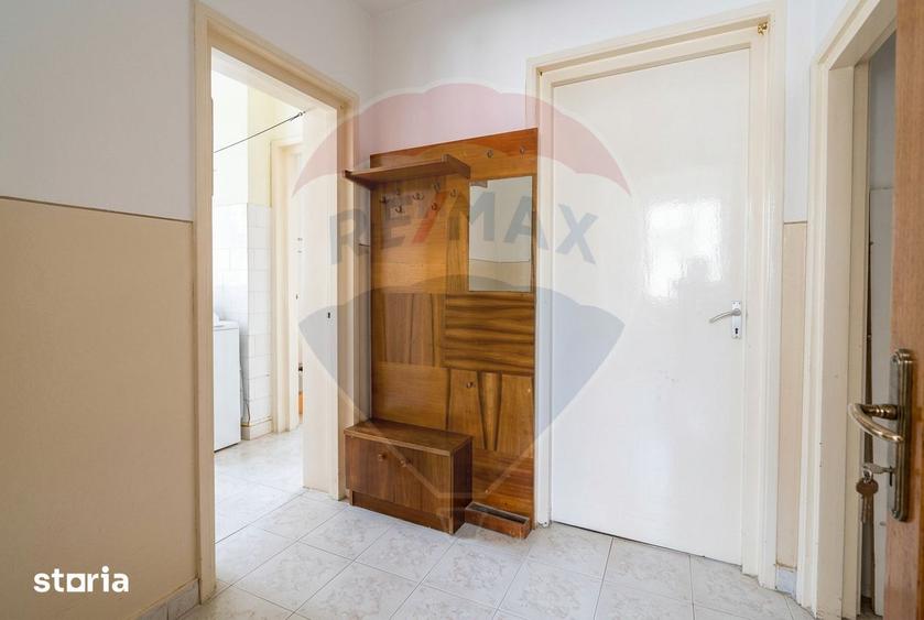 Apartament cu 2 camere decomandat în Est