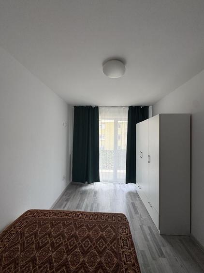 Apartament cu 2 camere decomandat în Tractorul