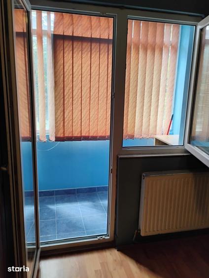 Apartament cu 3 camere decomandat în Micro 15