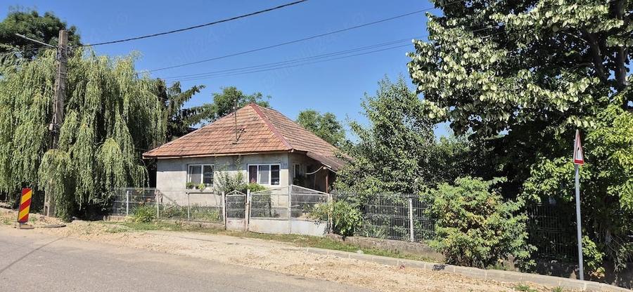 Casă cu Teren 1500 Mp în Bârgău