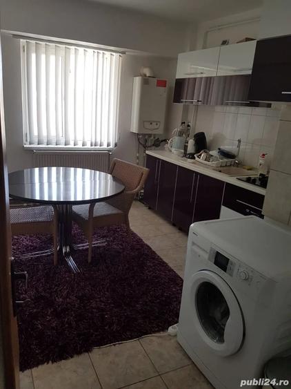 Apartament cu 4 camere decomandat în Filiași