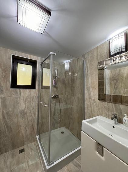 Casă individuală cu 7 camere cu Canalizare în Cheia