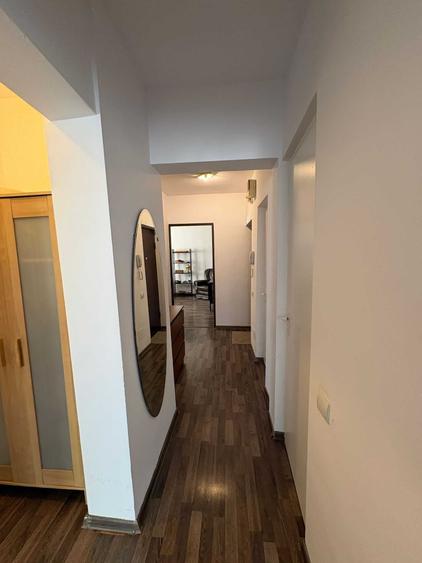 Apartament cu 3 camere decomandat în Teiul Doamnei
