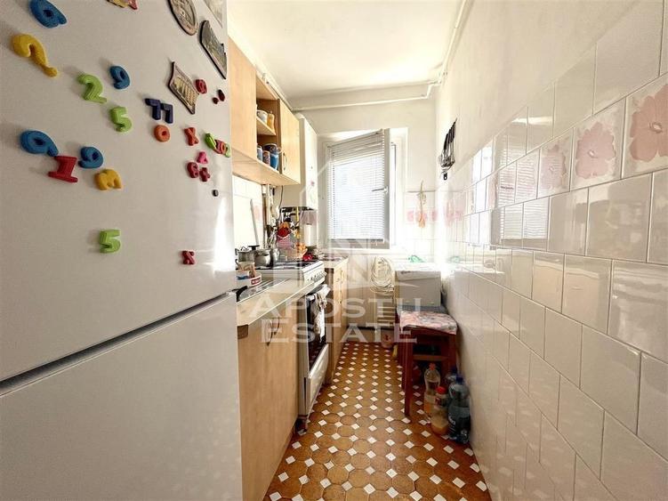 Apartament cu 3 camere semidecomandat în Șagului