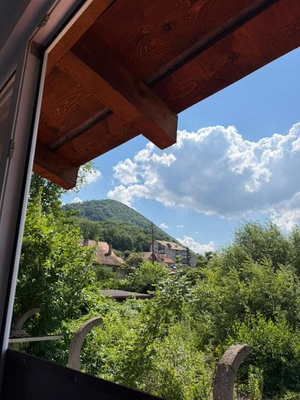 Casă cu 6 camere cu Teren 20 Mp în Centrul Civic