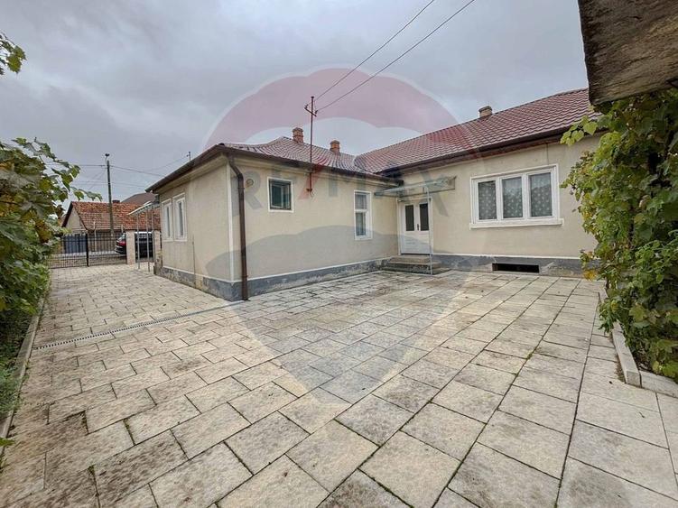 Casă individuală cu 5 camere cu Teren 446 Mp în Ultracentral