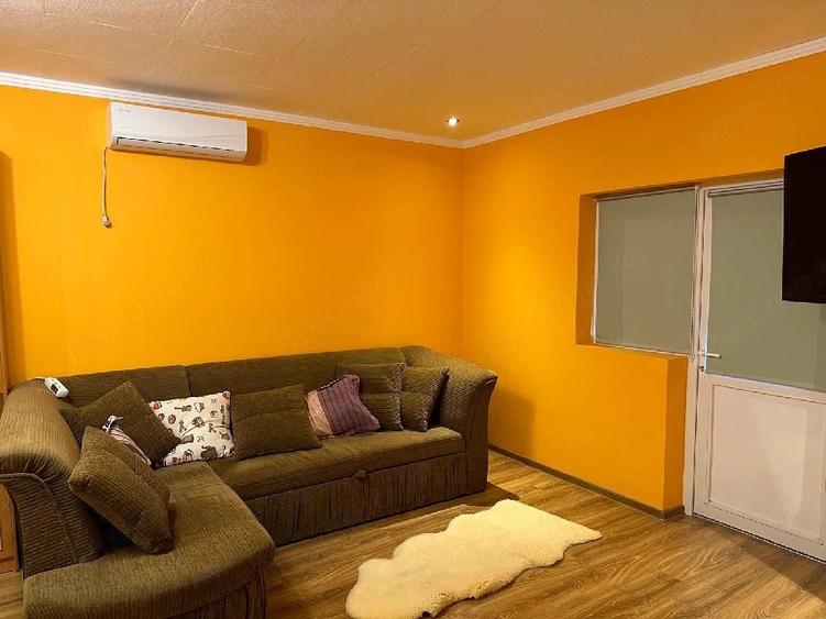Casă cu 5 camere cu Teren 1000 Mp în Peciu Nou