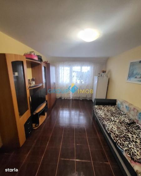Apartament cu 3 camere decomandat în Mioriței