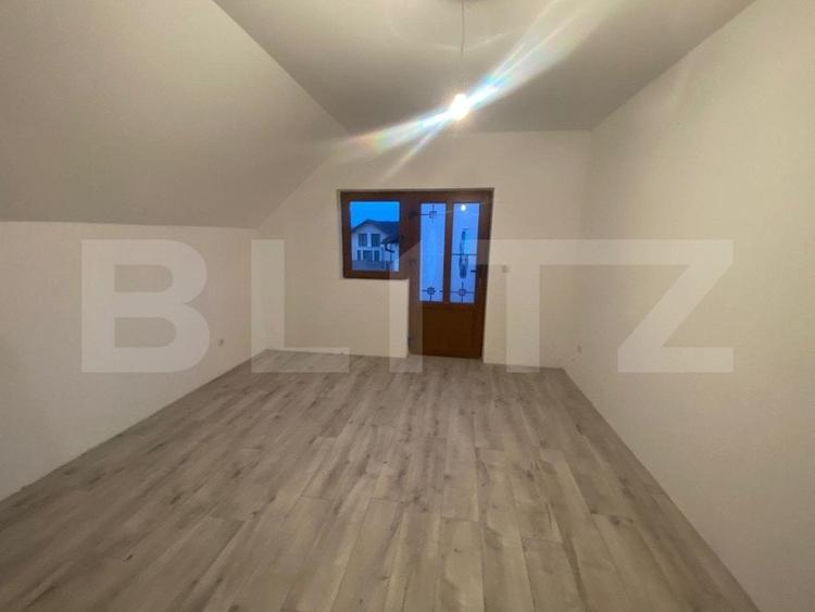 Casă individuală cu 6 camere cu Teren 500 Mp în Beclean