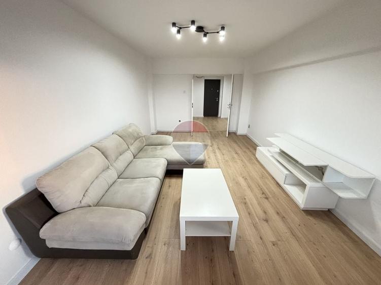 Apartament cu 2 camere decomandat, mobilat în P-ța Alba Iulia