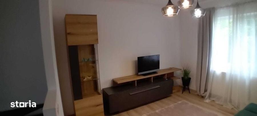 Inchiriez ap 3 camere la casa - 2