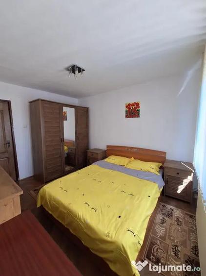 Apartament cu 2 camere semidecomandat în 9 Mai
