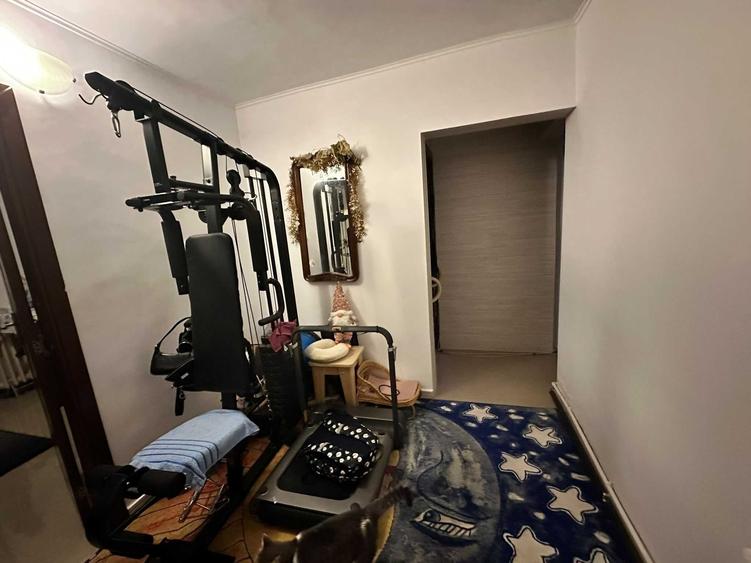 Apartament cu 2 camere decomandat în Nicolina