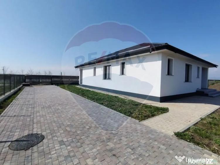 Casă cu 4 camere cu Teren 500 Mp în Vânători