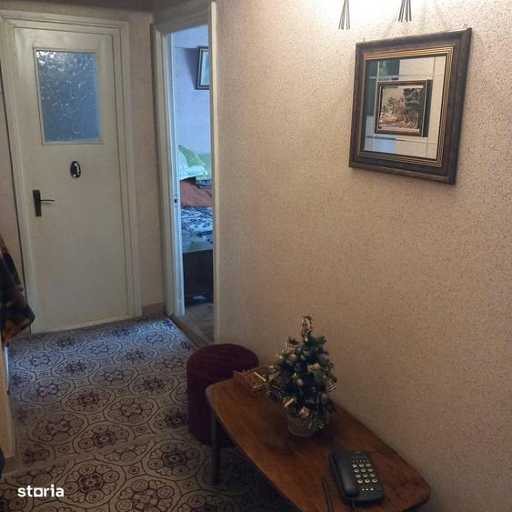 Apartament cu 3 camere decomandat în Hala Centrală