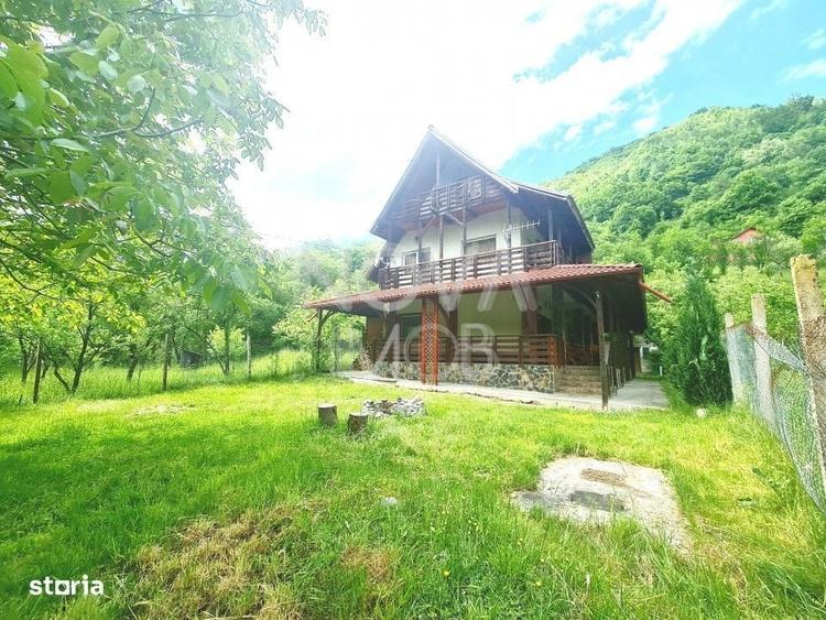 Casă cu 4 camere în Lotrioara