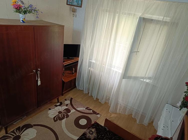 Apartament cu 3 camere semidecomandat în Zimbru