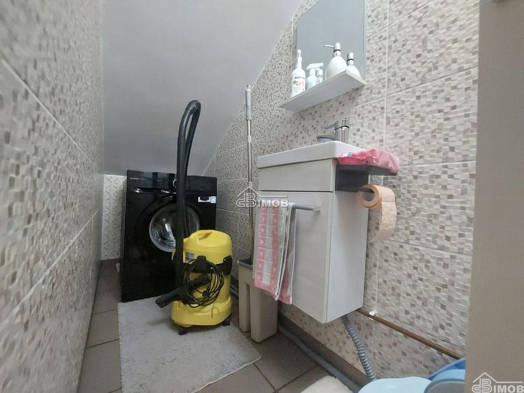 Casă cu 4 camere cu Canalizare în Matraca