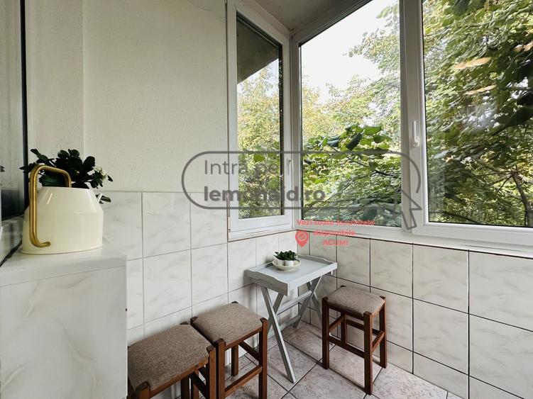 Apartament cu 2 camere semidecomandat, mobilat în Central