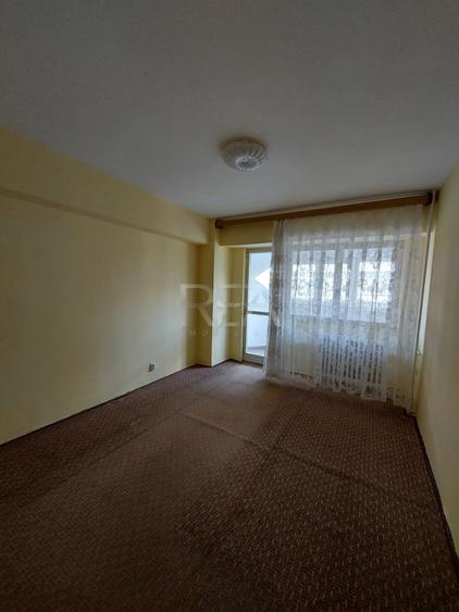 Apartament cu 4 camere decomandat, mobilat în Pantelimon