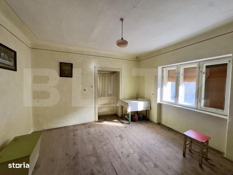 Casă cu 4 camere cu Teren 1220 Mp în Cut