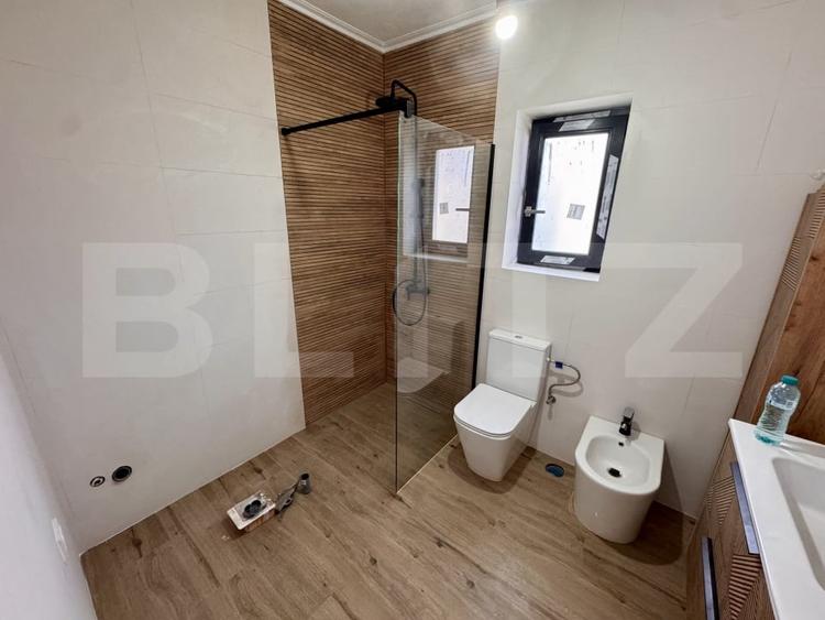 Casă individuală cu 4 camere cu Canalizare în Exterior Est