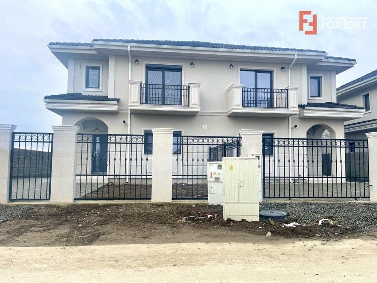 Duplex cu 4 camere cu Canalizare în Dumbrăvița