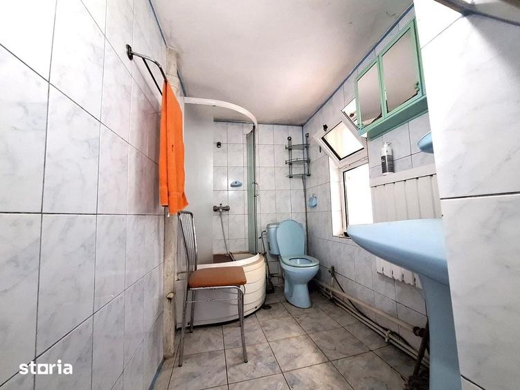Casă cu 5 camere cu Teren 153 Mp în Central