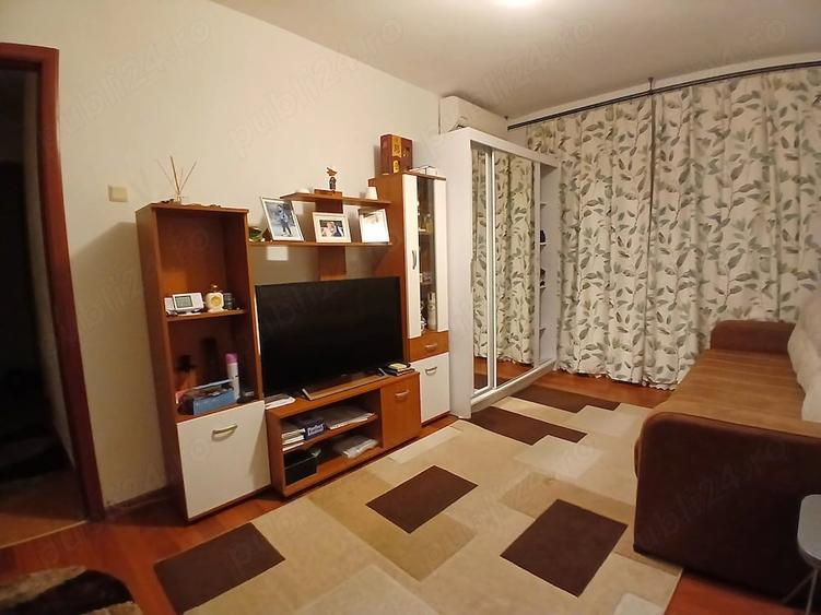 Garsonieră decomandată în Soarelui