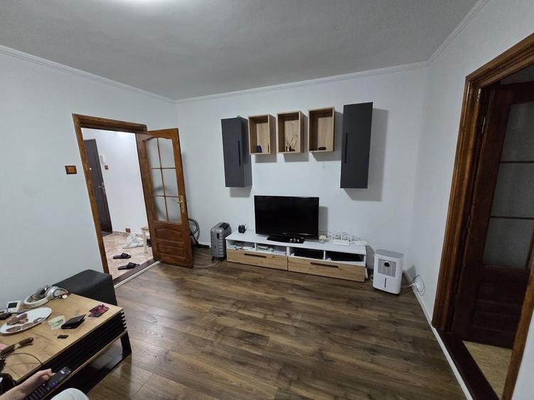Apartament cu 2 camere semidecomandat în Exterior Vest