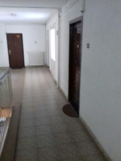 Garsonieră decomandată în Costin Georgian