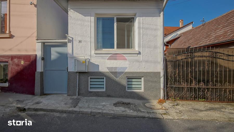 Casă cu 2 camere cu Teren 83 Mp în Centrul Istoric