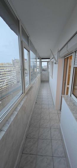 Apartament cu 3 camere semidecomandat în Obor