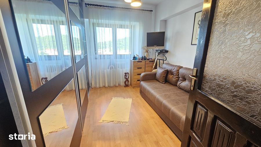 Apartament cu 4 camere în Nicolina