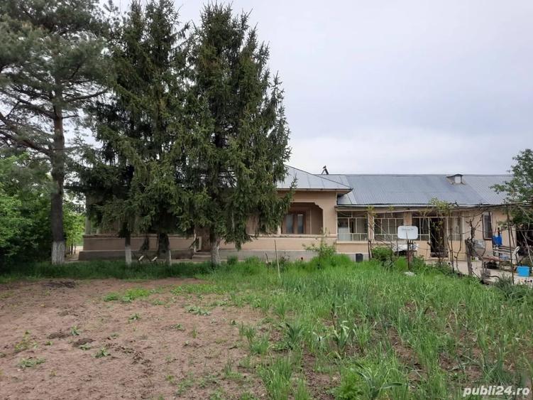 Casă cu 4 camere cu Teren 13000 Mp în Oncești