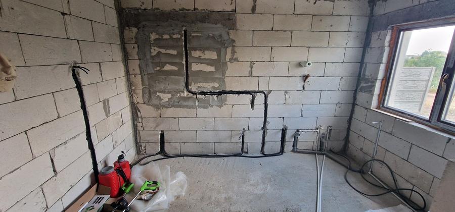 Casă individuală cu 6 camere cu Canalizare în Sud