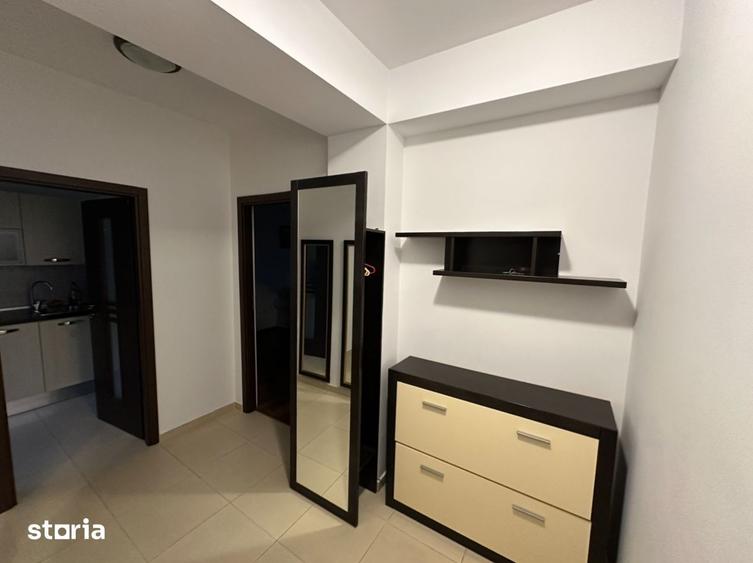 Apartament cu 3 camere în Apărătorii Patriei