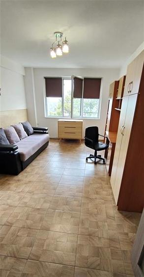 Apartament cu 2 camere decomandat, mobilat în Piața Unirii