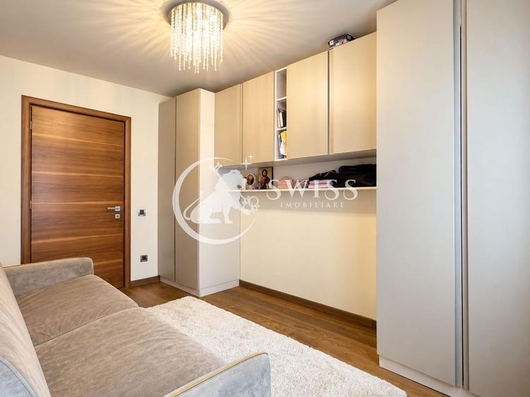 Apartament cu 3 camere semidecomandat, mobilat în Bună Ziua