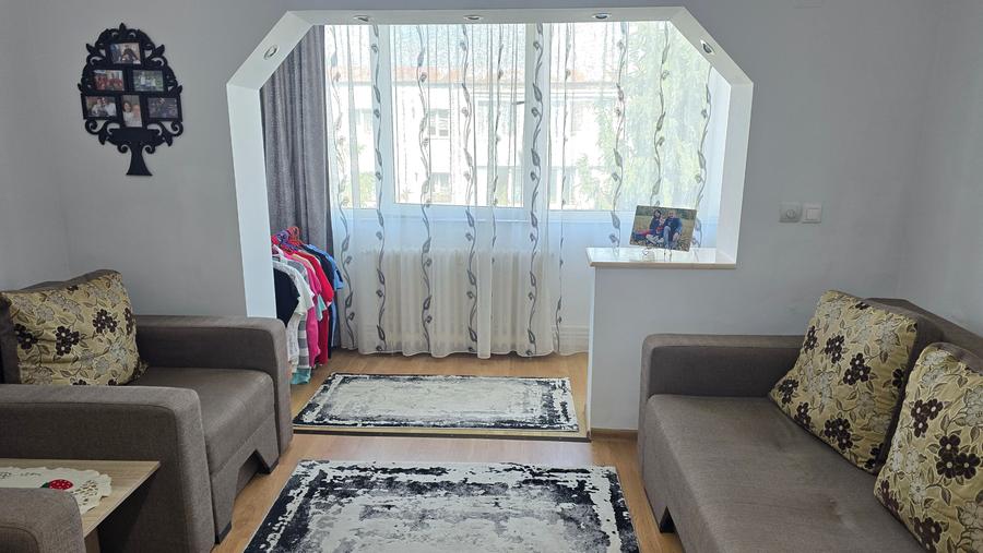 Vand apartament 2 camere in Deva, zona Crinilor, mobilat - 2