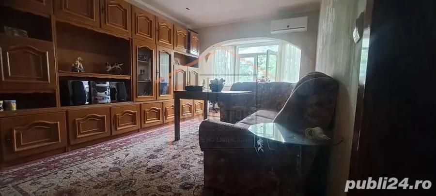 Apartament cu 3 camere decomandat în Gară
