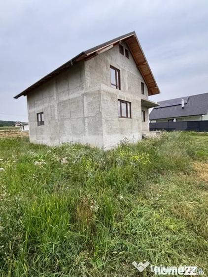 Casă cu 5 camere cu Teren 500 Mp în Central