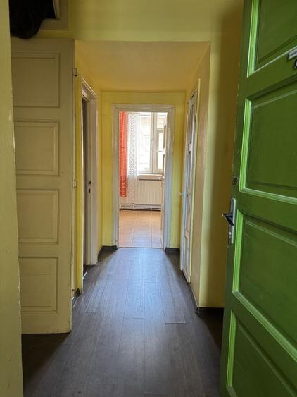 Apartament cu 2 camere decomandat în Petros