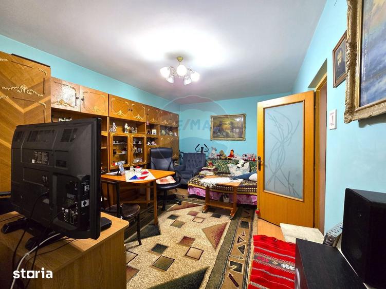 Apartament cu 2 camere decomandat în Tei