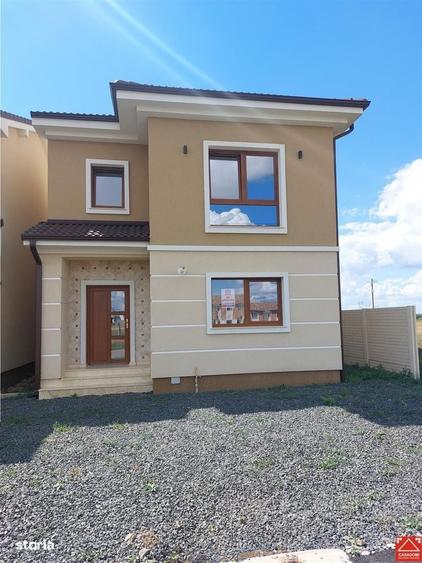 Casă cu 4 camere în Vladimirescu