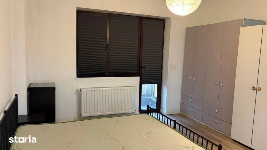 Apartament cu 3 camere semidecomandat, mobilat în Victoriei