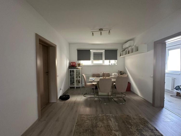 Casă individuală cu 5 camere cu Canalizare în Nord